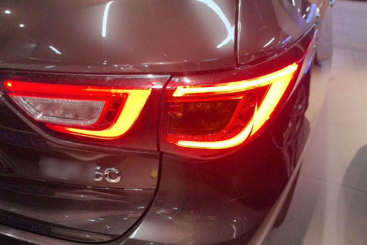 英菲尼迪QX60(进口) 2016款 2.5 S/C Hybrid 两驱卓越版 国V车身外观9