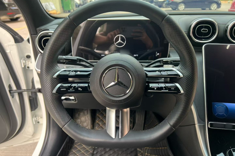 奔驰C级 2023款 C 200 L 运动版中控内饰7006