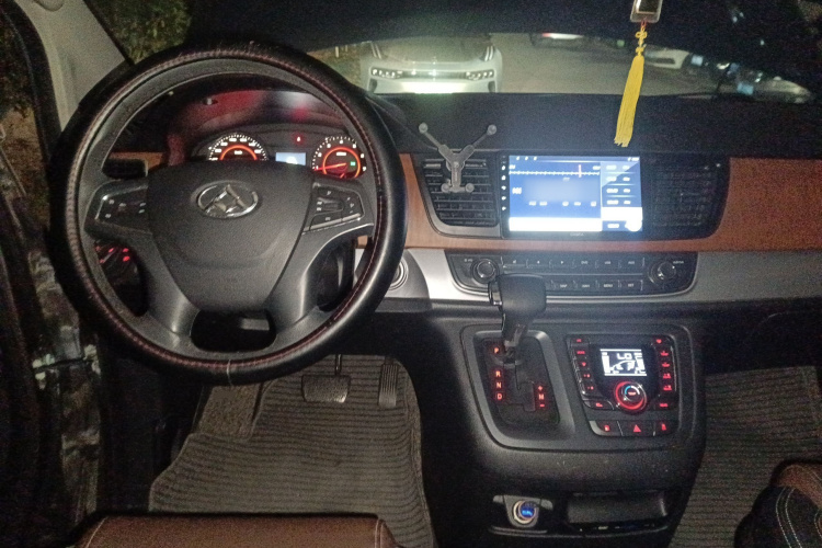 上汽大通MAXUS 大通G10 2014款 2.0T 自动豪华行政版中控内饰12