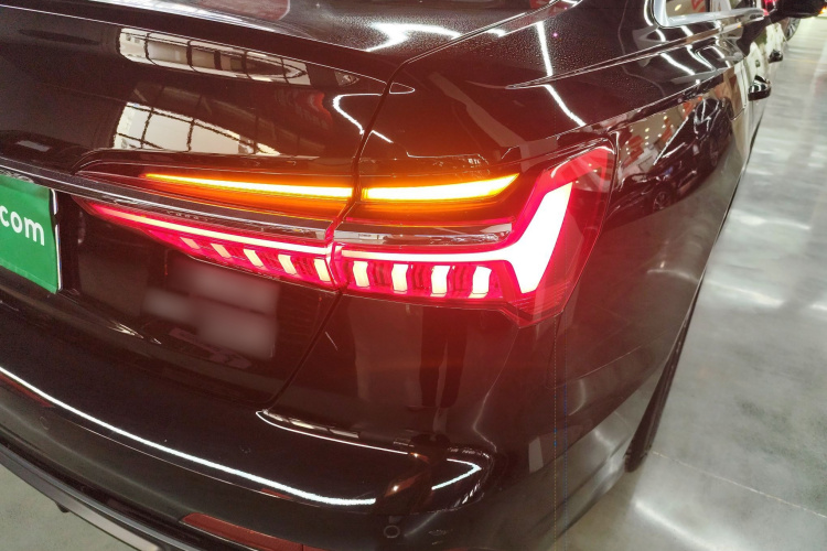 奥迪A6L 2021款 55 TFSI quattro 尊享动感型车身外观9