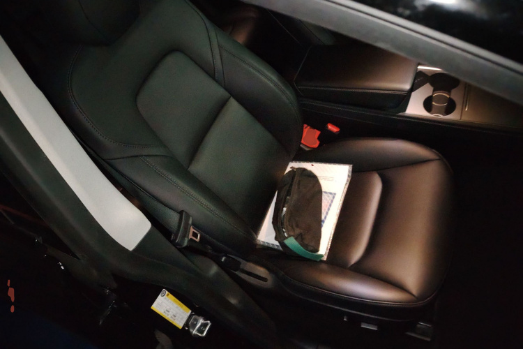 特斯拉 Model Y 2022款 Performance高性能全轮驱动版局部细节41