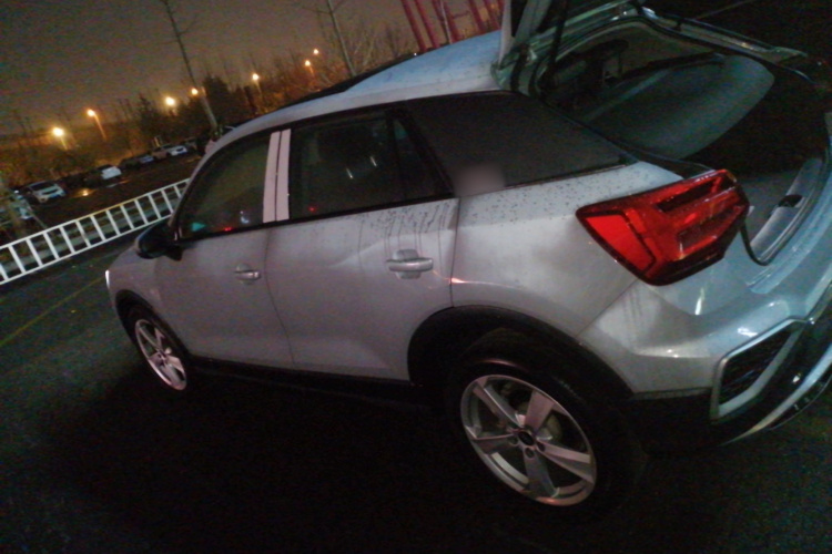 奥迪Q2L 2022款 35 TFSI 进取致雅型车身外观4