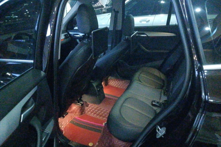 宝马X1 2019款 sDrive20Li 领先型中控内饰21