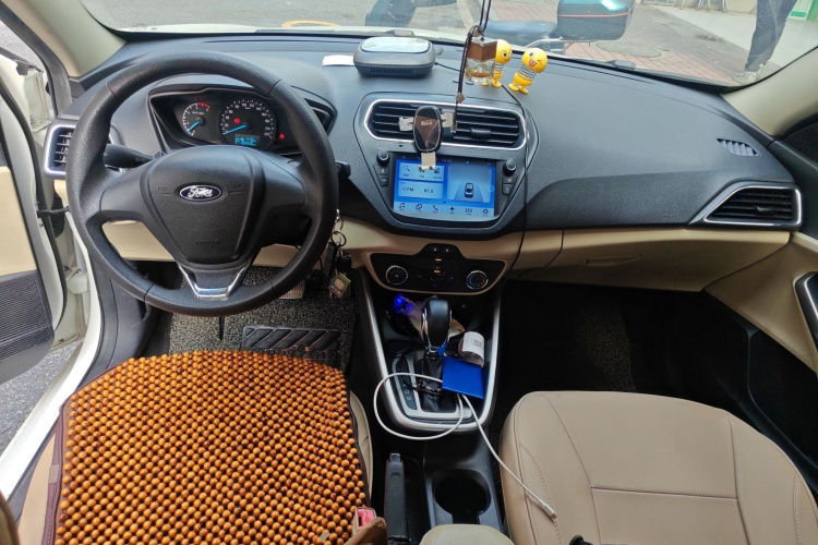 福特 福睿斯 2017款 1.5L 自动舒适型中控内饰12