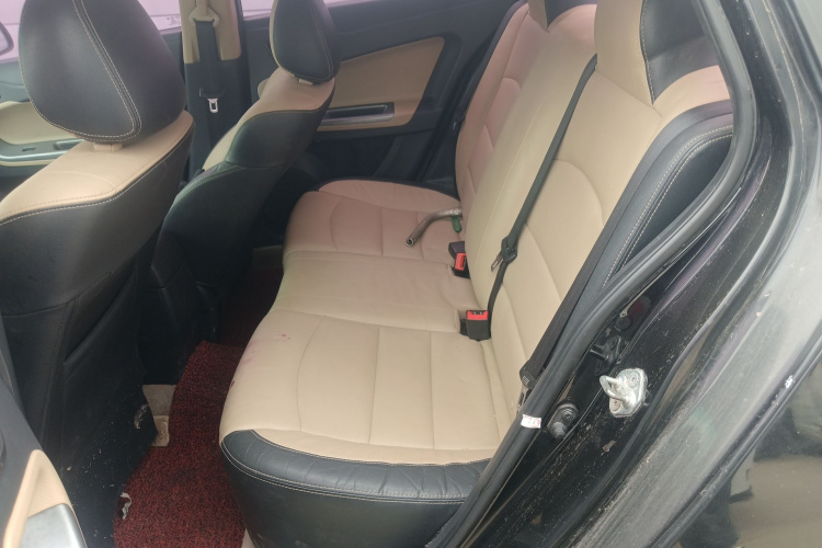 海马 福美来 2015款 1.6L 手动品尚型中控内饰21