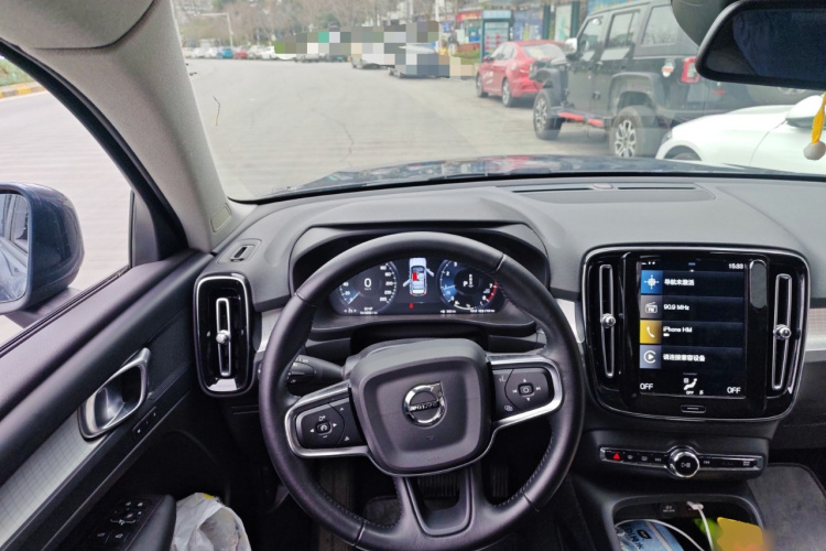 沃尔沃XC40 2021款 T4 四驱智行时尚版中控内饰13
