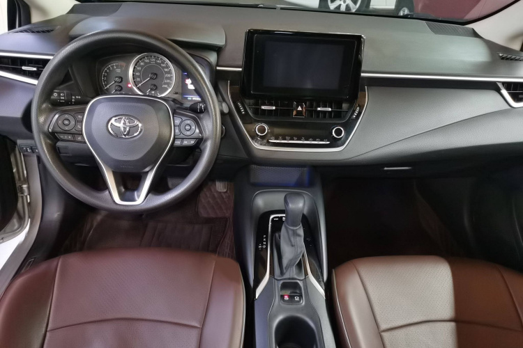 丰田 亚洲狮 2021款 2.0L 进取版中控内饰7002