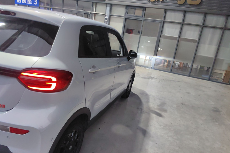 零跑汽车 零跑T03 2023款 403智享版车身外观6006