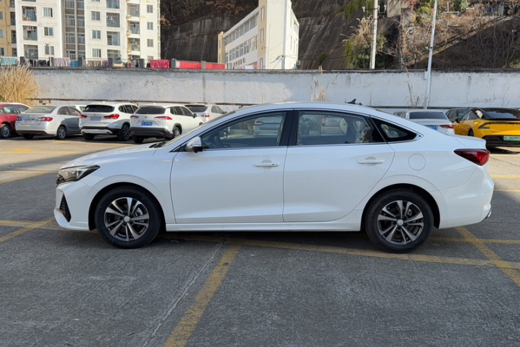长安 逸动 2025款 PLUS 1.4T 双离合高能版车身外观6006