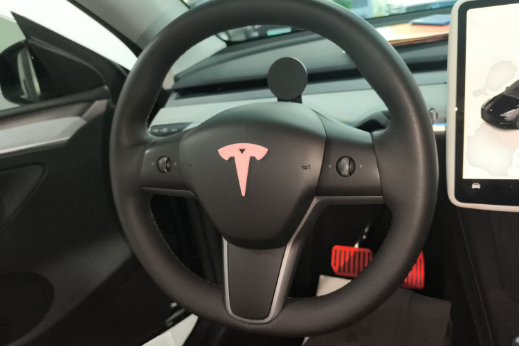 特斯拉 Model Y 2023款 后轮驱动版中控内饰13