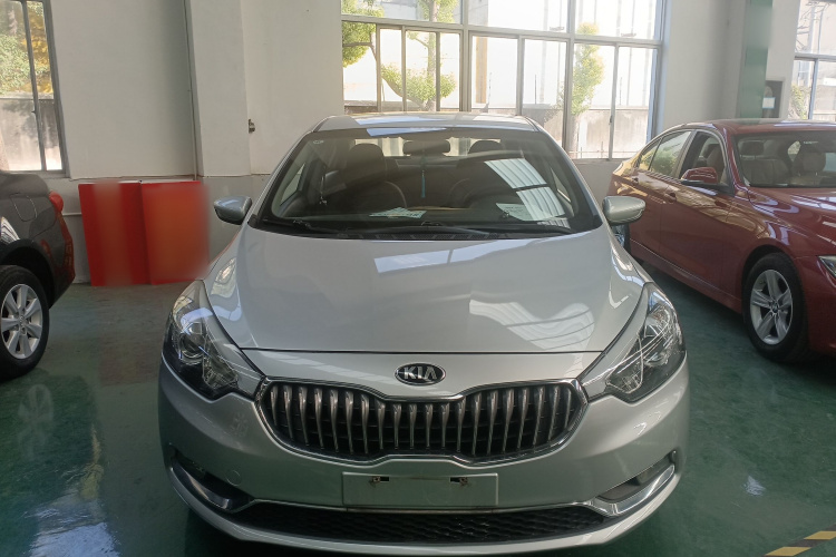 起亚K3 2013款 1.6L 自动GL车身外观2