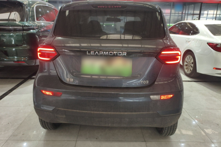 零跑汽车 零跑T03 2023款 310轻享版车身外观6