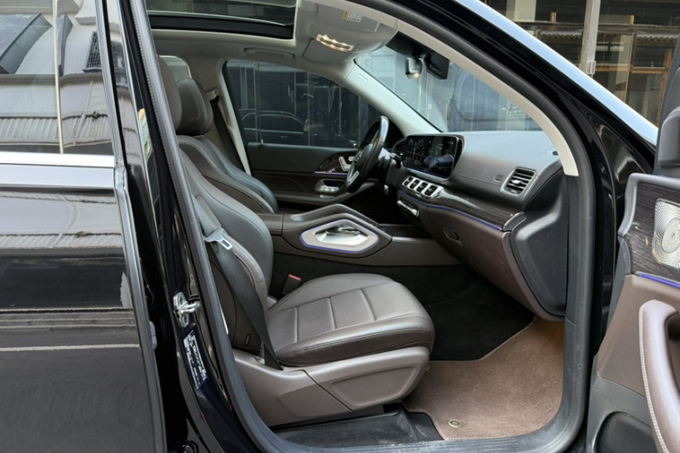 奔驰GLE 2021款 GLE 350 4MATIC 动感型中控内饰7008