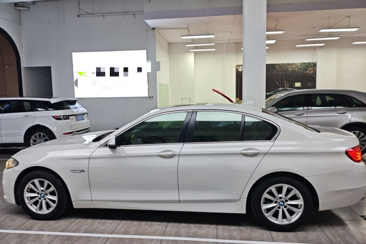 宝马5系(进口) 2014款 520i 典雅型车身外观4