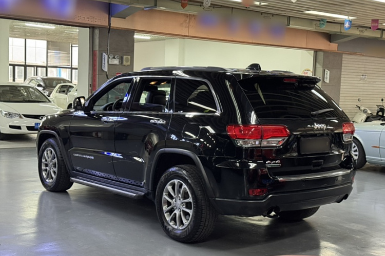 Jeep 大切诺基(进口) 2014款 3.0TD 柴油 舒享导航版车身外观6002