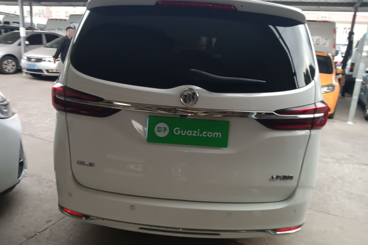 别克GL8 2023款 改款 陆上公务舱 豪华型车身外观6