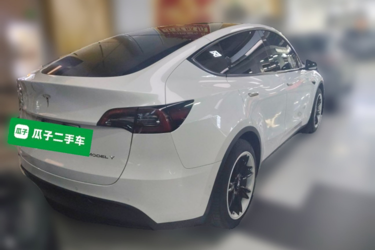 特斯拉 Model Y 2022款 改款 后轮驱动版车身外观7