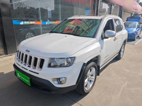 Jeep 指南者(进口) 2015款 2.0L 两驱运动版