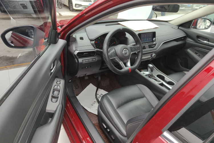 日产 天籁 2019款 2.0L XL 舒适版中控内饰7003