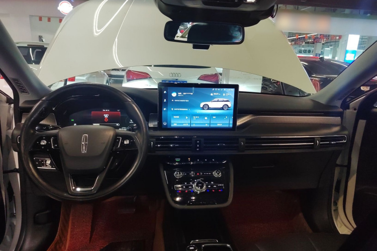 林肯 冒险家 2022款 2.0T 两驱尊享版中控内饰7002