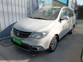 宝骏730 2014款 1.5L 手动舒适ESP版 7座