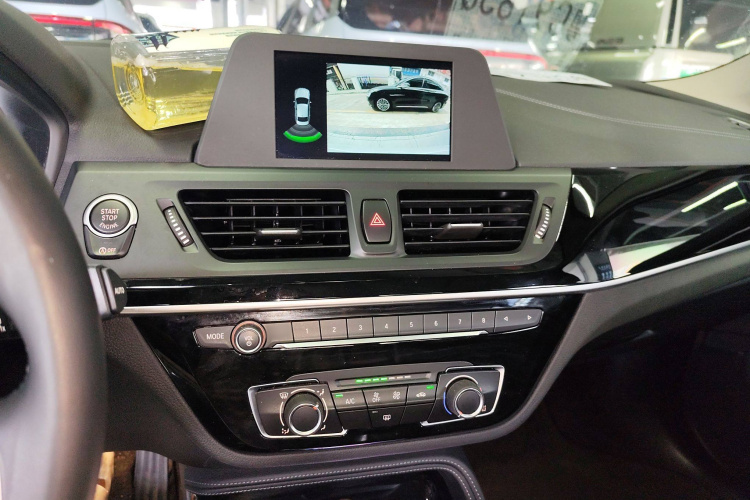 宝马1系 2018款 改款 118i 运动型局部细节16