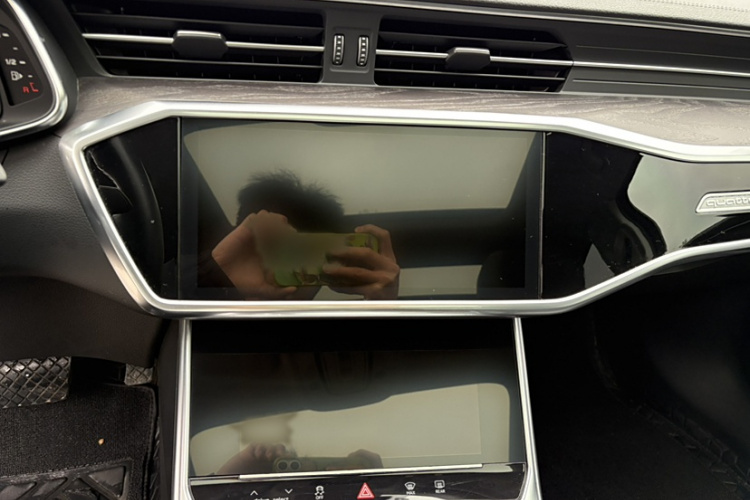 奥迪A6L 2019款 45 TFSI quattro 尊享致雅型中控内饰7007