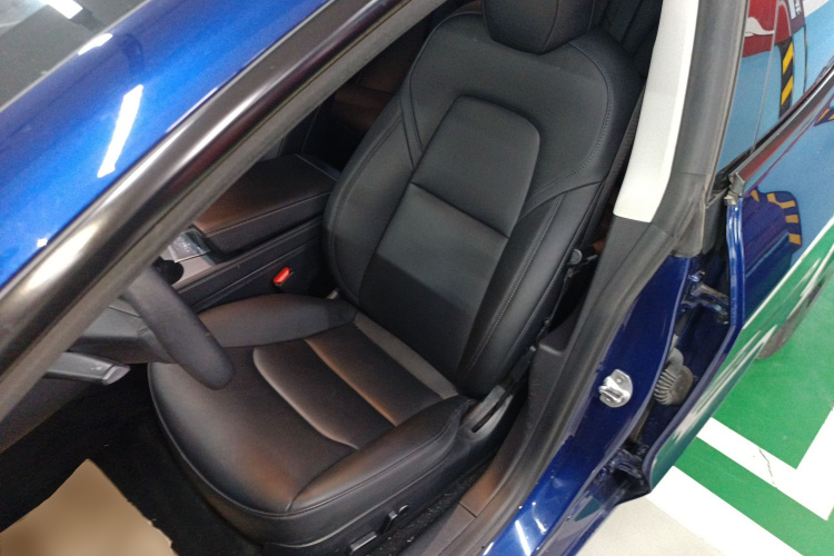 特斯拉 Model 3 2021款 标准续航后驱升级版中控内饰19