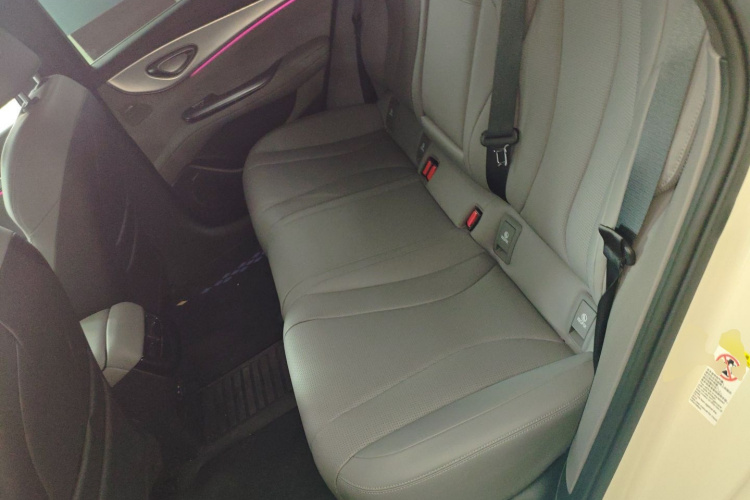 比亚迪 海豹07 DM-i 2025款 智驾版 DM-i 1.5L 125km 尊贵型中控内饰7004