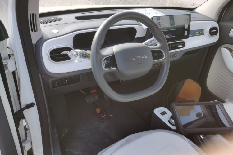 吉利银河 熊猫 2025款 210km 元气熊中控内饰12