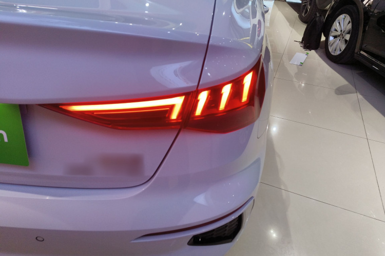 奥迪A3 2021款 A3L Limousine 35 TFSI 时尚运动型车身外观6006