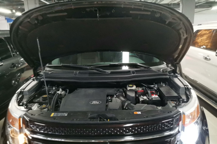 福特 探险者(进口) 2013款 3.5L 尊享型机舱底盘24