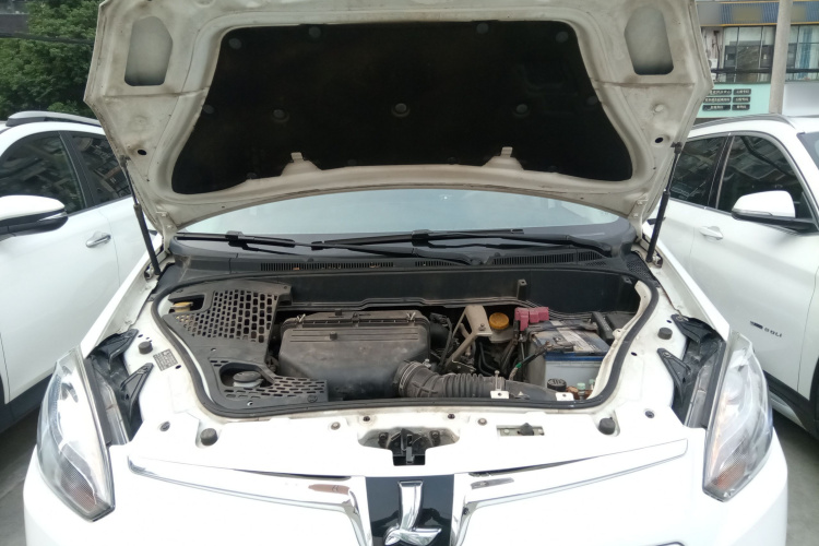 纳智捷 大7 MPV 2016款 2.0T 豪华型机舱底盘24