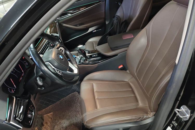 宝马5系 2019款 改款 525Li 豪华套装中控内饰19