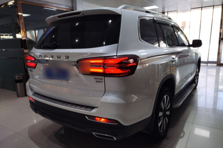 荣威RX8 2019款 30T 两驱超群旗舰版车身外观7