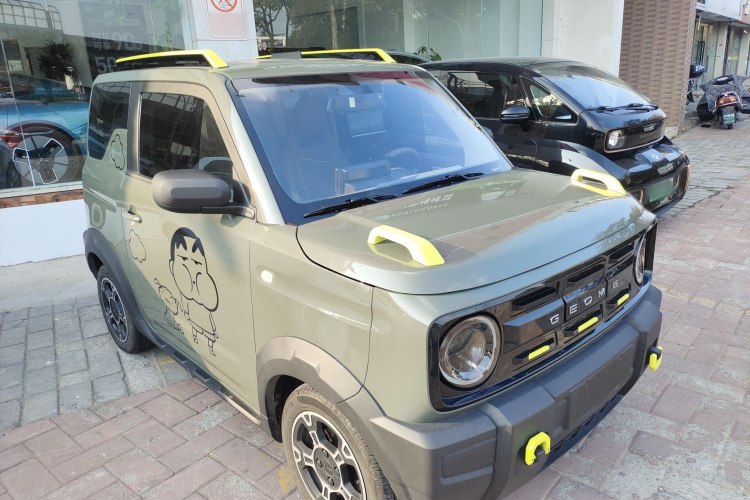 吉利银河 2024款 200km 熊猫骑士车身外观3