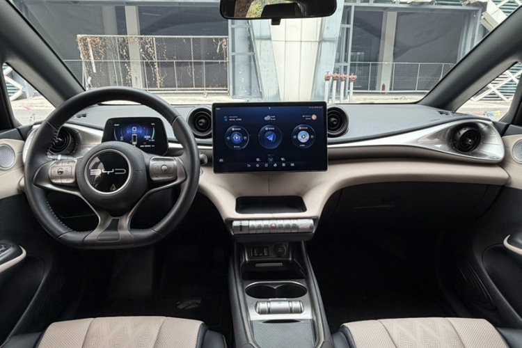 比亚迪 海豚 2023款 420km 自由版中控内饰7011