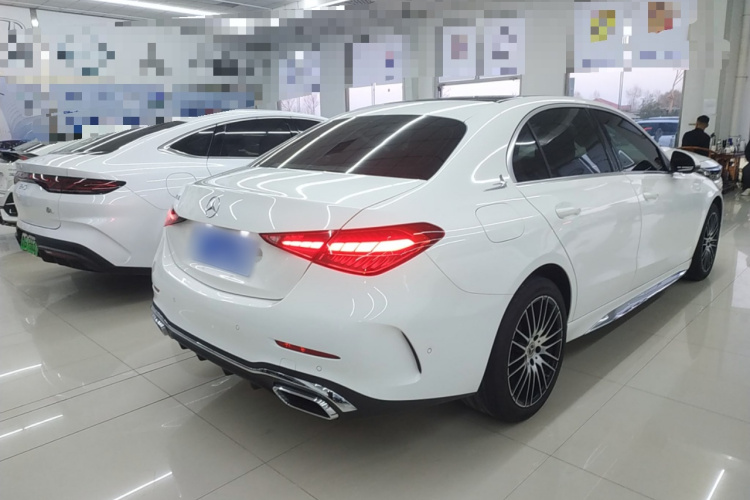 奔驰C级 2023款 C 260 L 运动版车身外观7