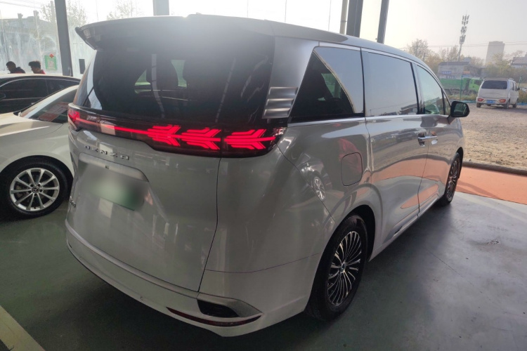 腾势D9 2022款 DM-i 1040 尊贵型车身外观7