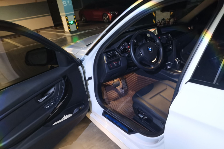 宝马3系 2017款 320Li M运动型中控内饰20