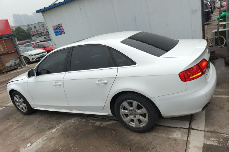 奥迪A4L 2012款 2.0 TFSI 自动标准型车身外观4