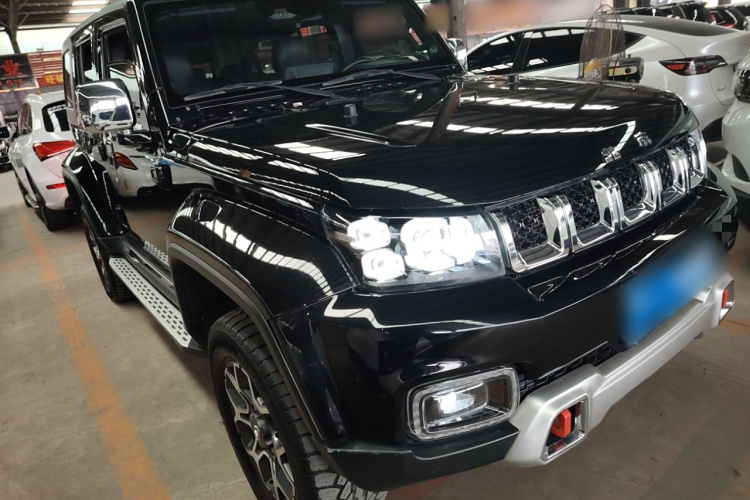 北京BJ40 2019款 PLUS 2.3T 自动四驱尊享版 国VI车身外观3