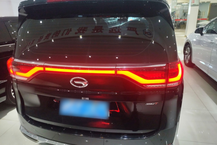 广汽传祺 传祺M8 2023款 领秀系列 390T 豪华版车身外观6