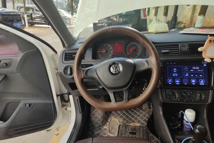 大众 桑塔纳 2018款 1.5L 手动风尚版中控内饰13