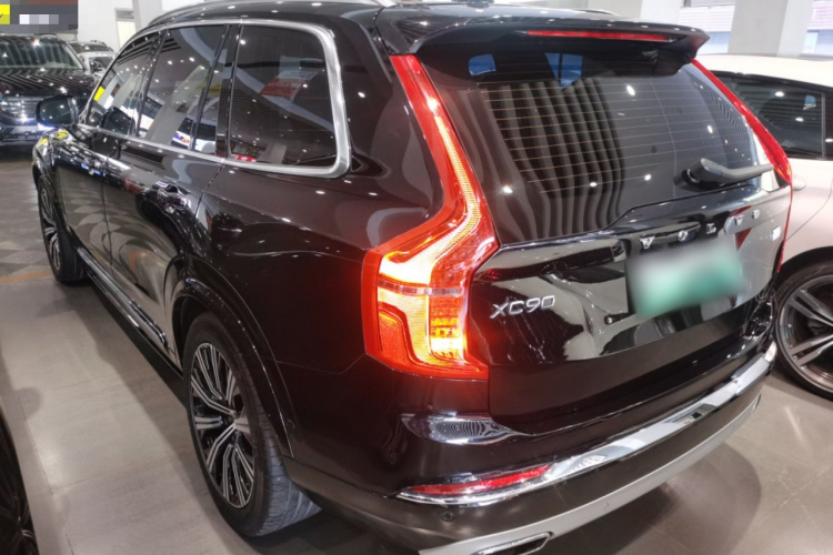 沃尔沃XC90新能源 2021款 E驱混动 T8 智尊豪华版 7座车身外观4