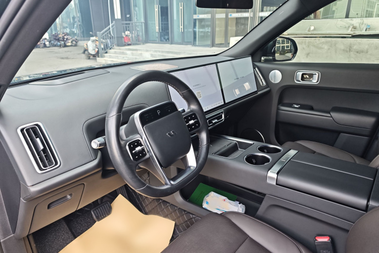 理想汽车 理想L9 2022款 Max局部细节9004