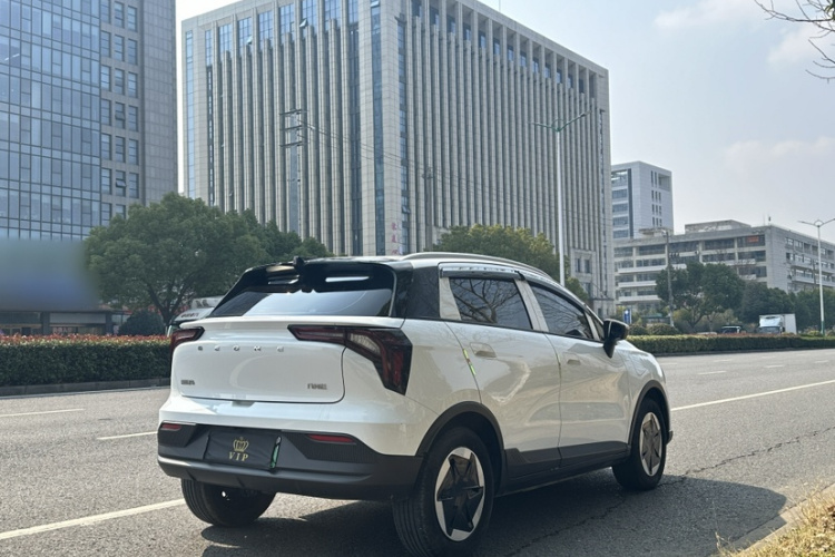 吉利几何E萤火虫 2024款 301km 流光车身外观6004