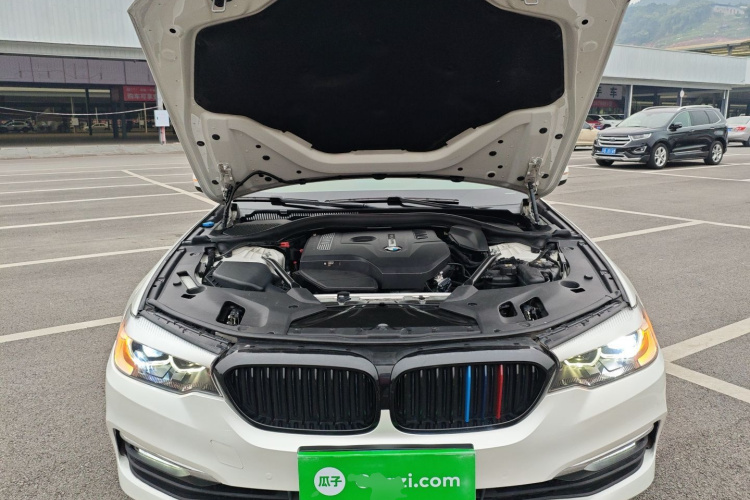 宝马5系 2018款 528Li 上市特别版机舱底盘24