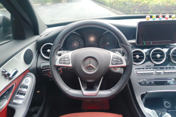 奔驰C级 2017款 C 200 运动版中控内饰13