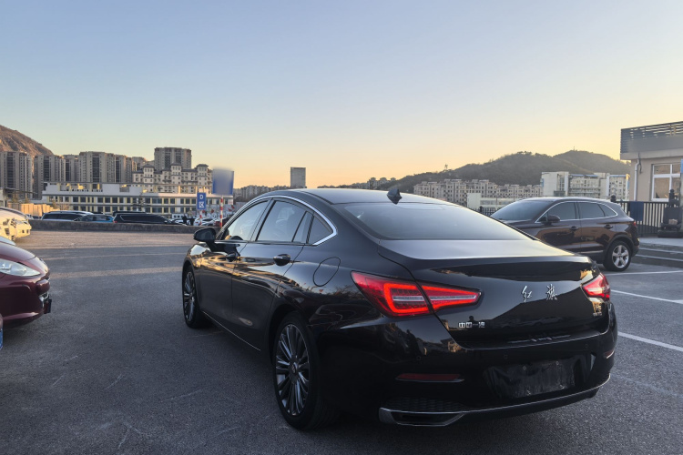 红旗H5 2020款 1.8T 自动智联旗韵版车身外观6005